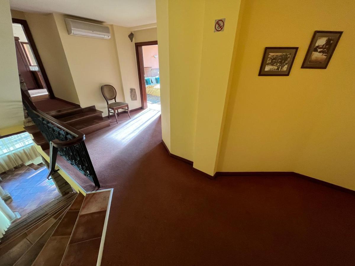 Hotel Bolyari Велико-Тирново Екстер'єр фото